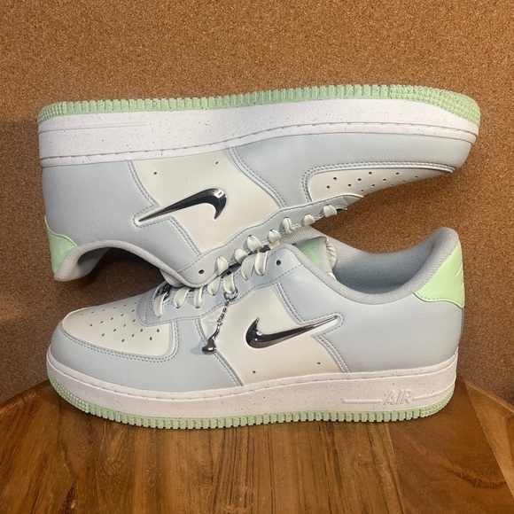 Nike
Air force 1
Next nature
Sea glass
SPECIAL EDITION
NWOT
Sold out on stock x - Picture 8 of 16
